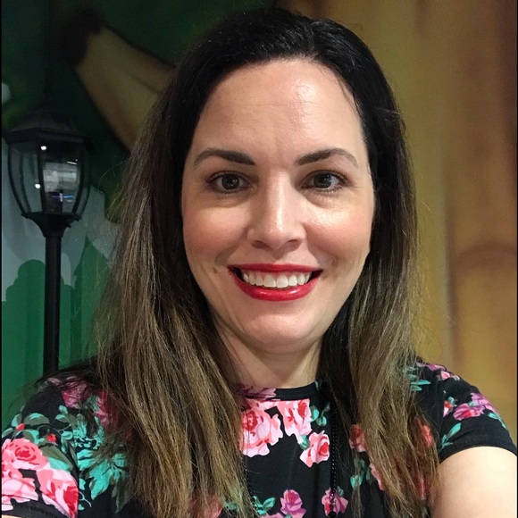 Meet your Posher, Heather - Picture 2 of 4